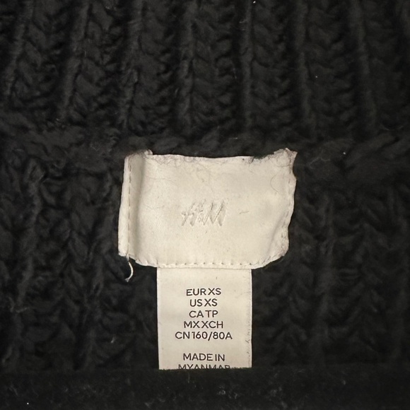 H&M Chunky-Knit Half-Zip Sweater (SIZE: XS) - Picture 2 of 3